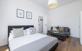 2-Bedroom Apartment - Długa 65